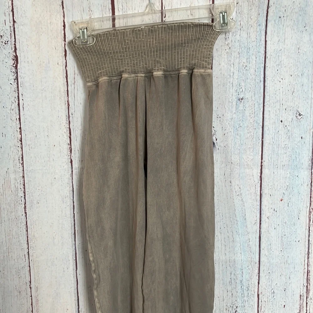 EUC Free People movement good karma flare leggings - Picture 5 of 7